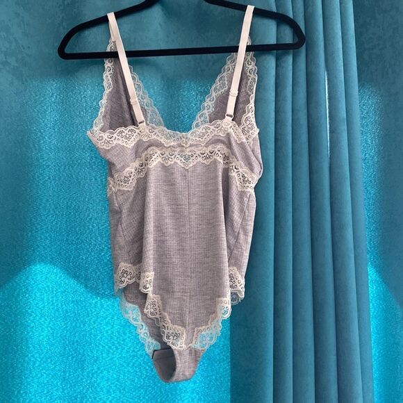 ribbed lace trim bodysuit - Picture 4 of 6